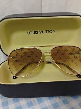 ℒLouis Vuitton Sunglasses